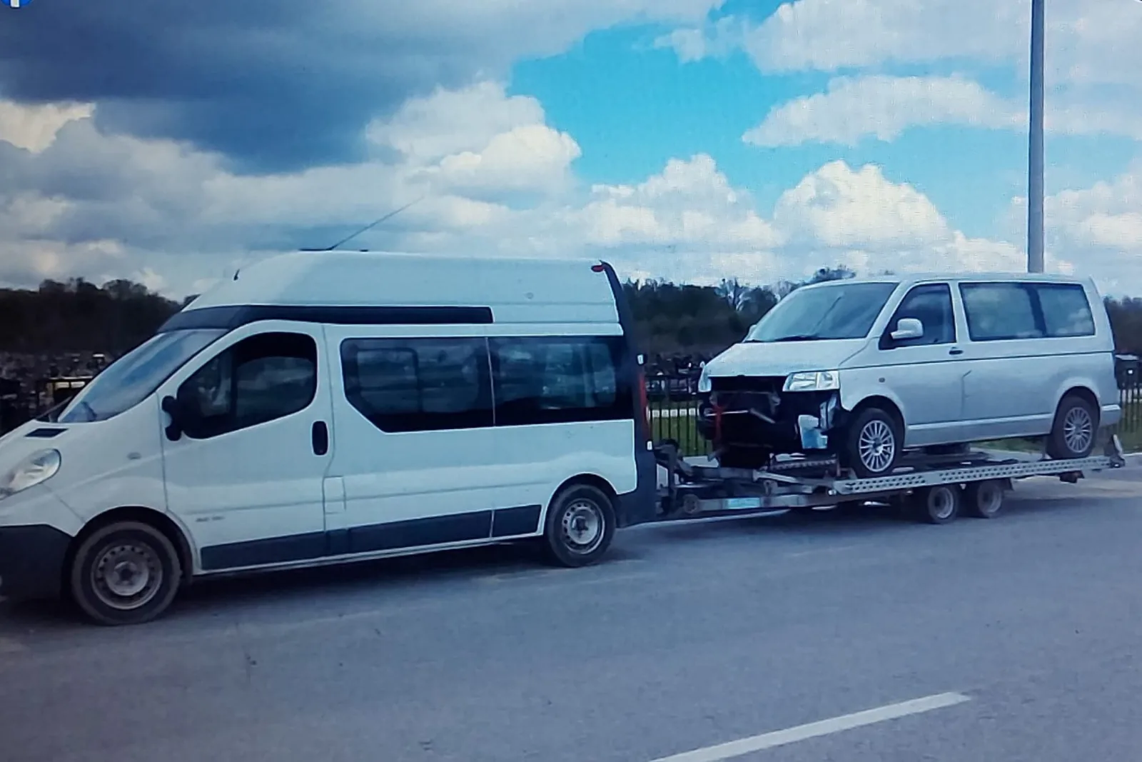 Prijevoz kombija na prikolici